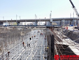 呼和浩特工農(nóng)兵路下穿立交橋項(xiàng)目使用元拓盤扣式腳手架